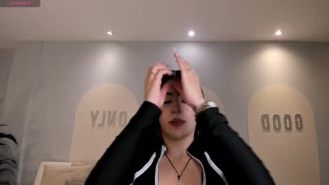 Snapshot of valeriariverax chatting on February 19, 2025, 3:50 am Valeria online show from February 19, 2025, 3:50 am