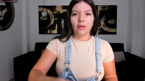 Snapshot of valeriaroldanx chatting on June 2, 2026, 11:23 am Valeria online show from June 2, 2026, 11:23 am