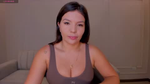 Snapshot of valeriaroldanx chatting on June 10, 2026, 11:42 am Valeria online show from June 10, 2026, 11:42 am