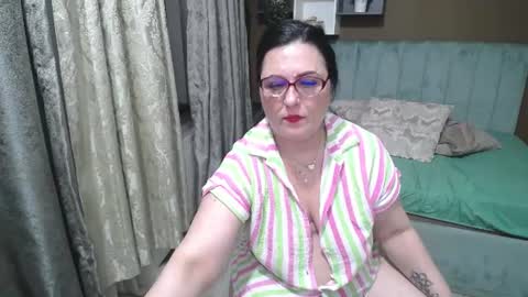 valeriasmiths online show from June 27, 2026, 12:22 pm