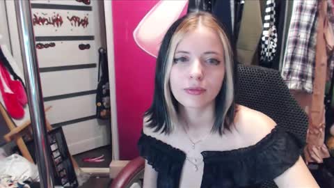 ValeriaXKiss online show from January 9, 2025, 5:22 pm