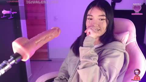 Snapshot of valeribell1 chatting on November 28, 2025, 5:43 am Valeri online show from November 28, 2025, 5:43 am