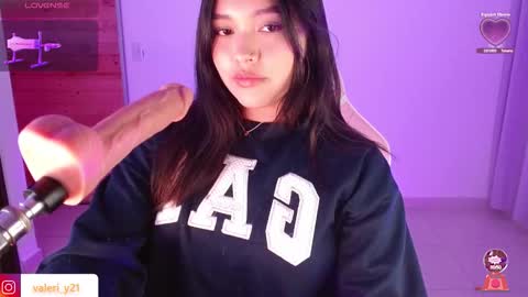 Snapshot of valeribell1 chatting on January 15, 2026, 3:33 am Valeri online show from January 15, 2026, 3:33 am