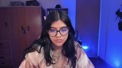 Snapshot of valerie__sky chatting on January 24, 2025, 11:34 pm Val online show from January 24, 2025, 11:34 pm