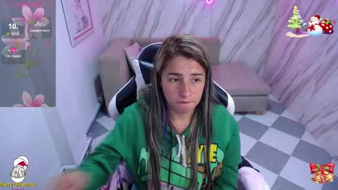 Snapshot of valerie_b chatting on December 11, 2024, 9:41 am valerie_b online show from December 11, 2024, 9:41 am