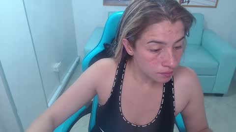 Snapshot of valerie_b chatting on December 17, 2024, 12:33 pm valerie_b online show from December 17, 2024, 12:33 pm