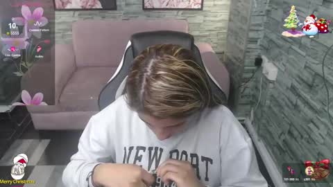 Snapshot of valerie_b chatting on December 20, 2024, 4:36 pm valerie_b online show from December 20, 2024, 4:36 pm