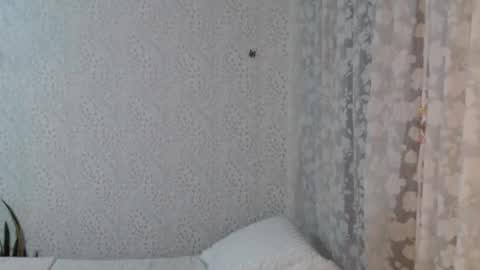 valerie_dreams online show from November 28, 2025, 3:09 am