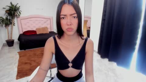 Snapshot of valerie_fox19 chatting on November 21, 2025, 2:38 pm Valerie fox online show from November 21, 2025, 2:38 pm