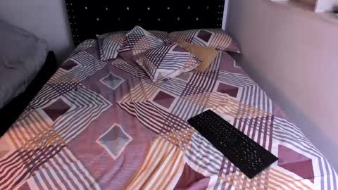 valerie luxe   online show from April 29, 2026, 5:55 am