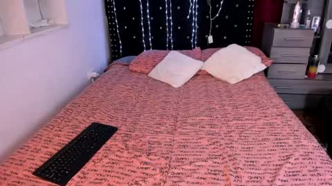 valerie luxe   online show from July 27, 2026, 4:19 am