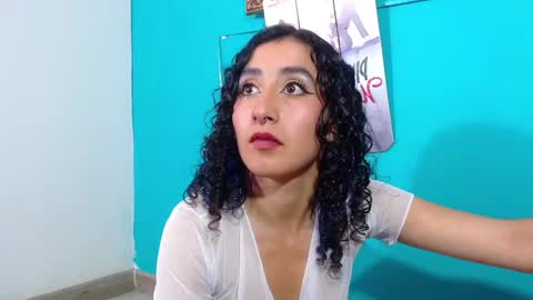 Snapshot of valerie_mase chatting on February 21, 2025, 8:05 pm vale online show from February 21, 2025, 8:05 pm