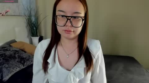 Snapshot of valerie_yatess chatting on June 5, 2026, 1:23 am Eva online show from June 5, 2026, 1:23 am