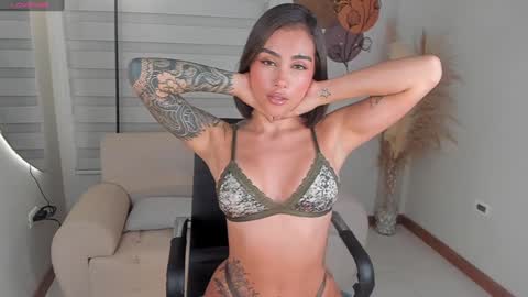 Snapshot of valerieaustin chatting on January 7, 2025, 4:50 am call me Val online show from January 7, 2025, 4:50 am