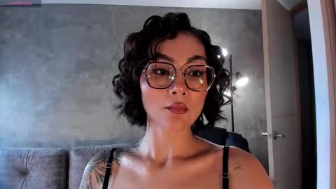 Snapshot of valerieaustin chatting on November 26, 2025, 2:40 pm call me Val online show from November 26, 2025, 2:40 pm