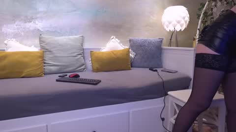 Snapshot of valeriecoy chatting on March 7, 2025, 5:49 pm Valerie online show from March 7, 2025, 5:49 pm