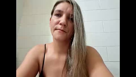 ValerieRayne online show from January 18, 2026, 7:45 am