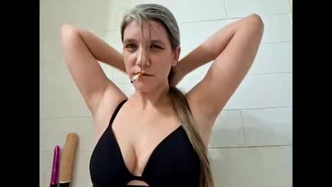 ValerieRayne online show from February 6, 2026, 6:07 am