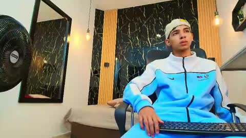 VALERIO  online show from May 13, 2026, 2:42 am
