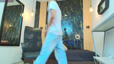 VALERIO  online show from May 15, 2026, 3:02 am