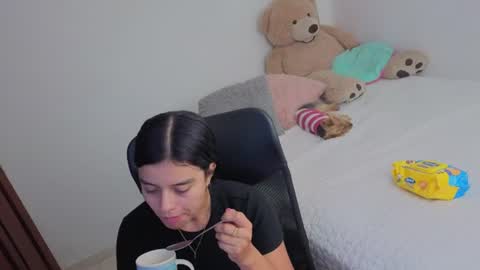 Snapshot of valerihouse_ chatting on June 24, 2026, 2:21 am valerihouse_ online show from June 24, 2026, 2:21 am