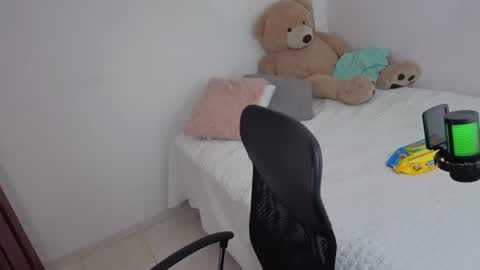 Snapshot of valerihouse_ chatting on June 26, 2026, 2:05 am valerihouse_ online show from June 26, 2026, 2:05 am