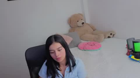 Snapshot of valerihouse_ chatting on July 4, 2026, 12:28 am valerihouse_ online show from July 4, 2026, 12:28 am