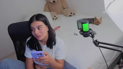 Snapshot of valerihouse_ chatting on July 19, 2026, 1:42 am valerihouse_ online show from July 19, 2026, 1:42 am