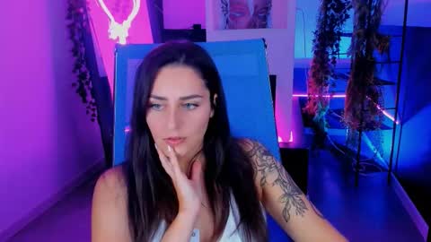 Snapshot of valeriiemills chatting on September 12, 2025, 5:13 pm Valerie online show from September 12, 2025, 5:13 pm