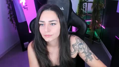 Snapshot of valeriiemills chatting on October 2, 2025, 5:09 pm Valerie online show from October 2, 2025, 5:09 pm