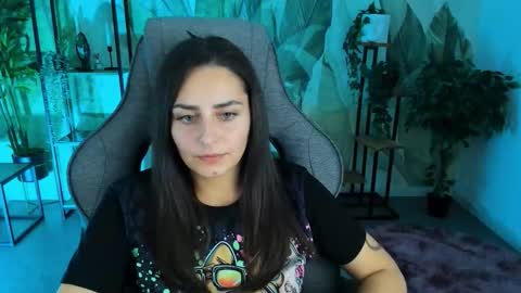 Snapshot of valeriiemills chatting on October 13, 2025, 4:18 pm Valerie online show from October 13, 2025, 4:18 pm