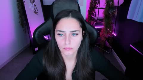 Snapshot of valeriiemills chatting on October 29, 2025, 3:03 pm Valerie online show from October 29, 2025, 3:03 pm