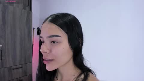 Cris  online show from February 9, 2026, 1:09 am