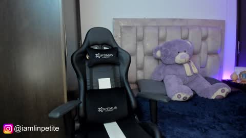 Snapshot of valery_dupont chatting on January 18, 2025, 2:47 am Valery Lin Dupont online show from January 18, 2025, 2:47 am