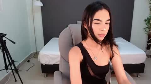 Snapshot of valery_restrepo chatting on June 23, 2026, 8:40 pm valery_restrepo online show from June 23, 2026, 8:40 pm
