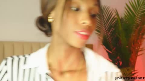 Snapshot of valery_swan1 chatting on November 28, 2025, 3:53 am Valery swan1 online show from November 28, 2025, 3:53 am