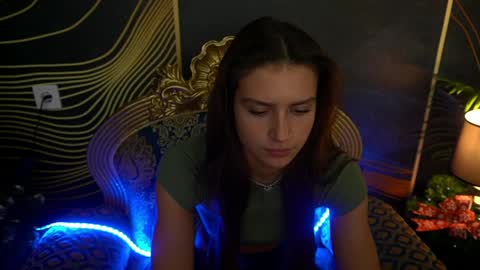 Snapshot of valeryroyale chatting on December 4, 2024, 2:48 pm Valery online show from December 4, 2024, 2:48 pm