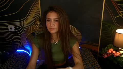 Snapshot of valeryroyale chatting on December 18, 2024, 5:31 pm Valery online show from December 18, 2024, 5:31 pm