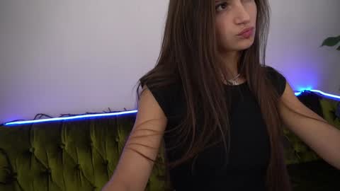 Snapshot of valeryroyale chatting on December 19, 2024, 6:12 pm Valery online show from December 19, 2024, 6:12 pm