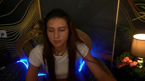 Snapshot of valeryroyale chatting on December 20, 2024, 1:54 pm Valery online show from December 20, 2024, 1:54 pm