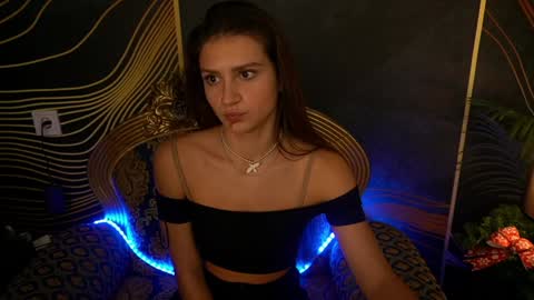 Snapshot of valeryroyale chatting on December 21, 2024, 12:06 pm Valery online show from December 21, 2024, 12:06 pm