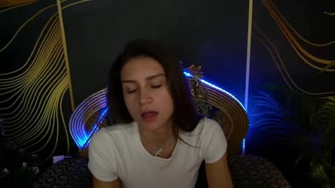 Snapshot of valeryroyale chatting on January 18, 2025, 12:15 pm Valery online show from January 18, 2025, 12:15 pm