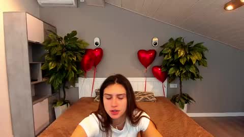 Snapshot of valeryroyale chatting on February 18, 2025, 8:16 am Valery online show from February 18, 2025, 8:16 am