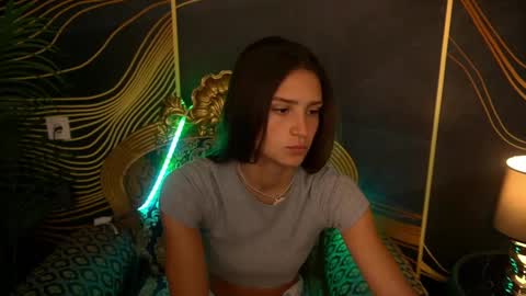 Snapshot of valeryroyale chatting on March 7, 2025, 8:56 am Valery online show from March 7, 2025, 8:56 am