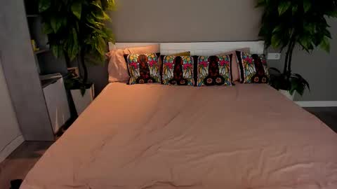 Snapshot of valeryroyale chatting on September 13, 2025, 6:46 am Valery online show from September 13, 2025, 6:46 am