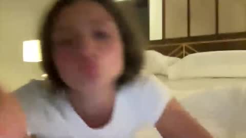 Snapshot of valeryroyale chatting on November 29, 2025, 6:11 pm Valery online show from November 29, 2025, 6:11 pm