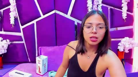 ValerySweety online show from June 19, 2026, 3:11 am