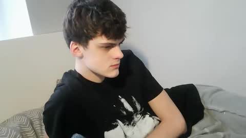 valesios online show from December 5, 2025, 10:46 am