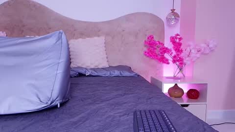 Valeska online show from March 14, 2026, 7:19 pm