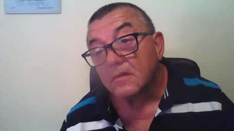 Snapshot of valio6969 chatting on June 15, 2026, 5:42 am valio online show from June 15, 2026, 5:42 am